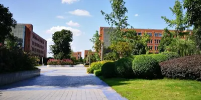 <b>成都衛校介紹</b>