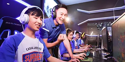 <b>成都電競(jìng)學(xué)校</b>